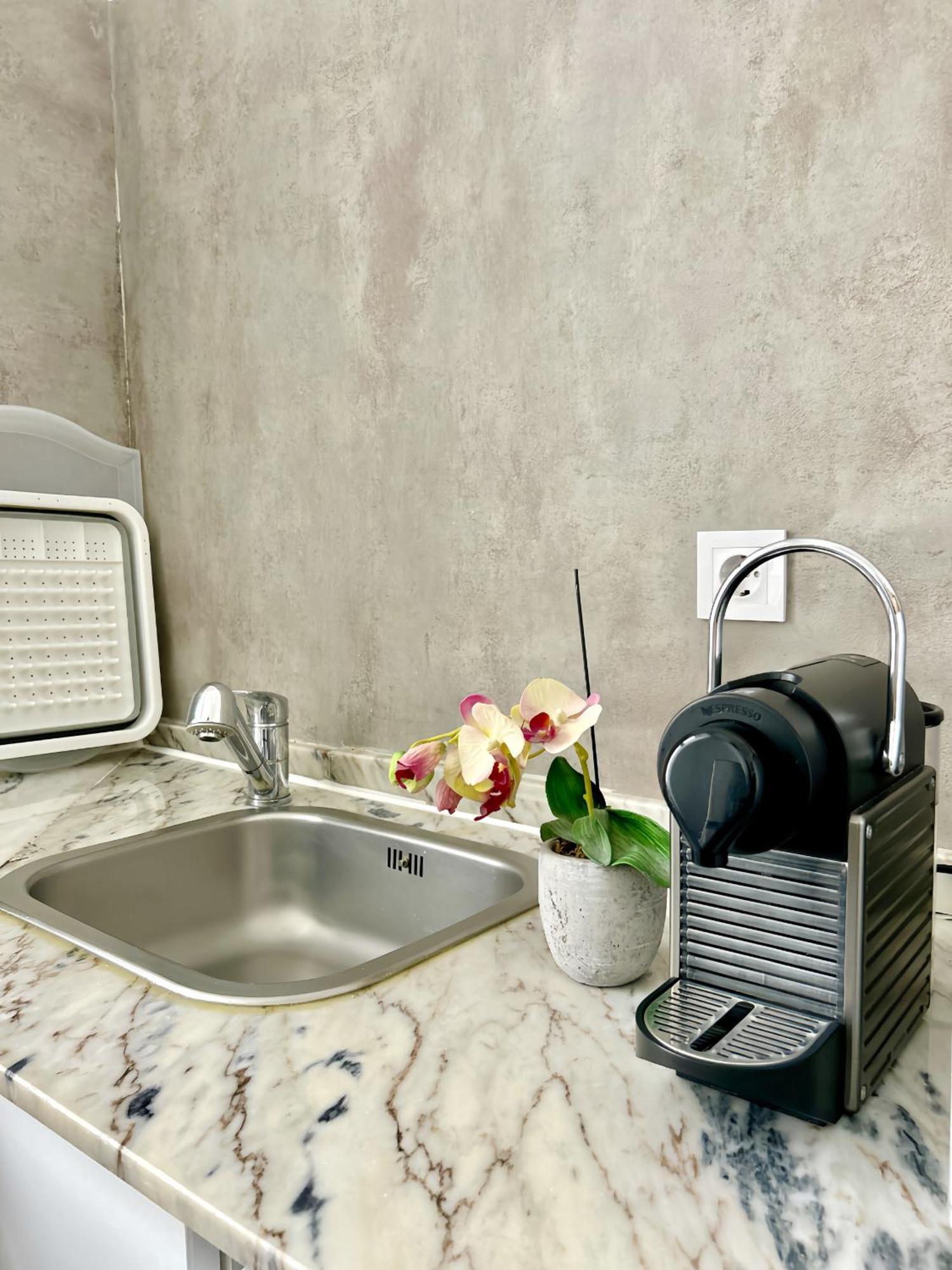 Sj2dee Heart Of Baixa New Air Conditioning Spacious 2 Apts 4br2ba Lisbon